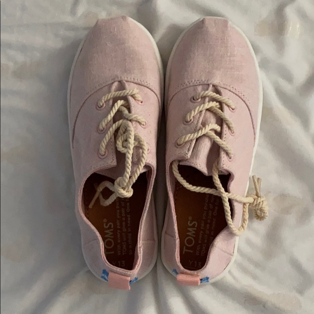 Toms